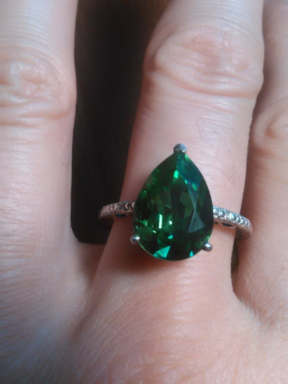 Multi-Faceted Green Crystal Sterling Silver Ring (Size 10)